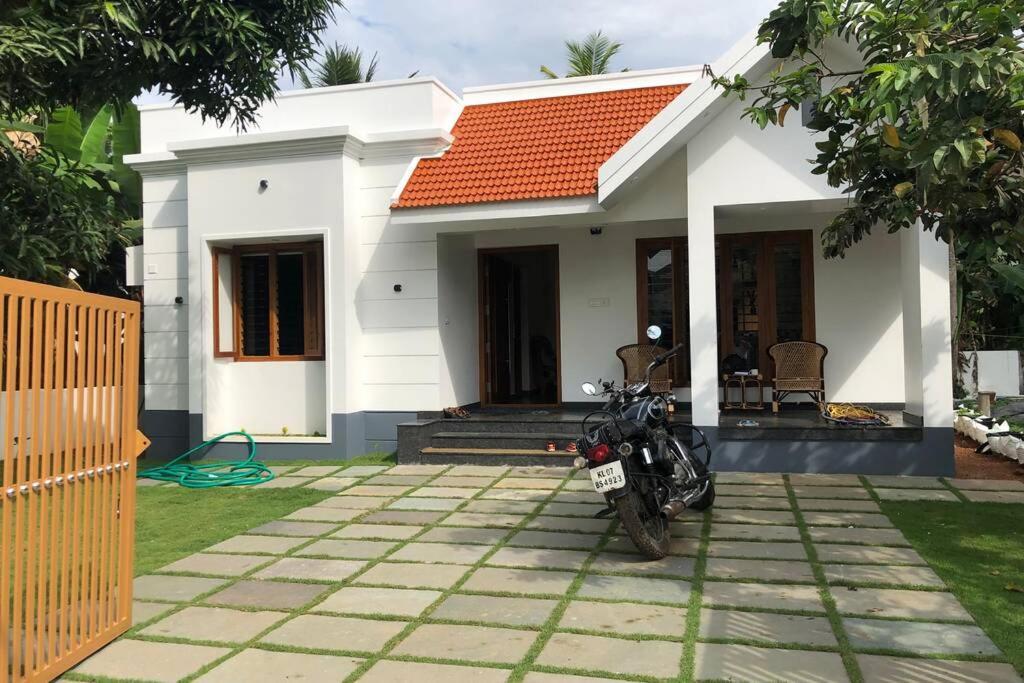 Beautiful With Facilities. * Alappuzha