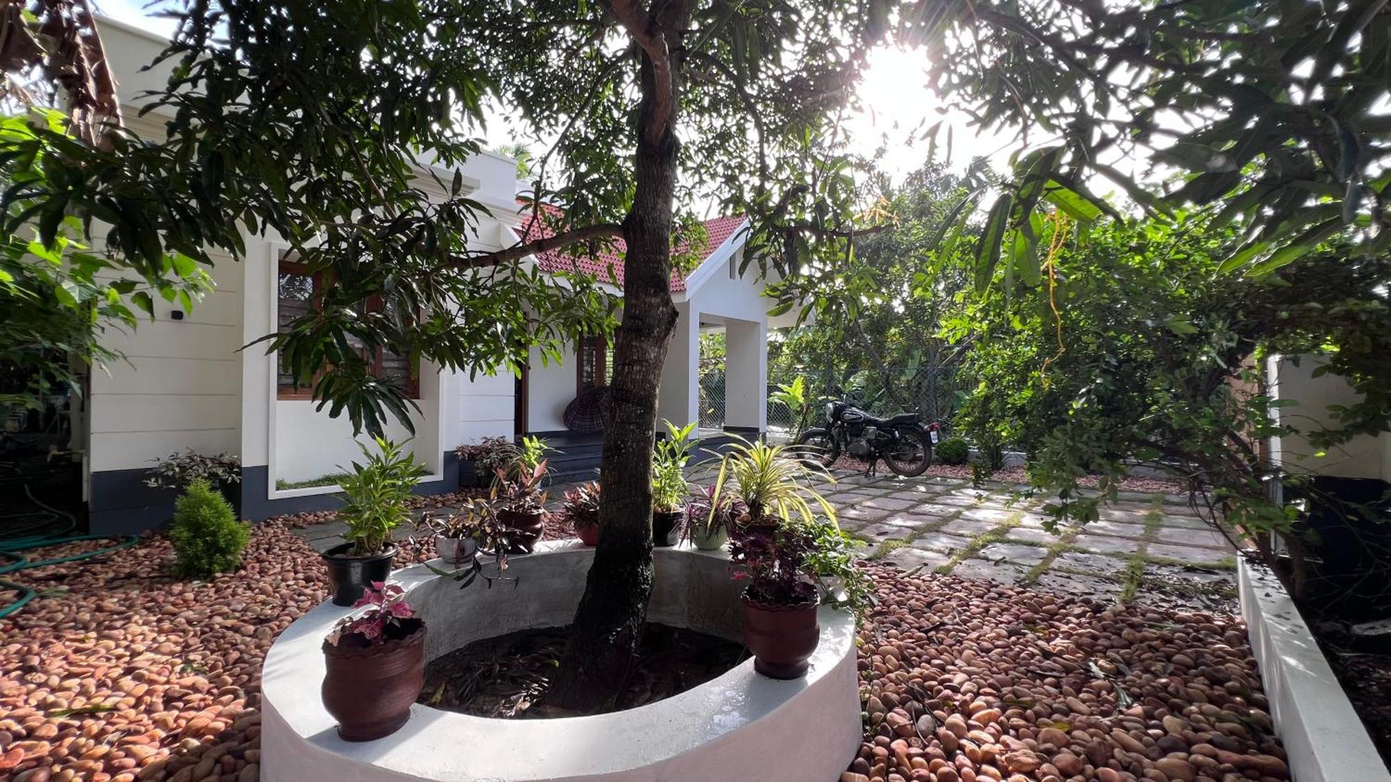 Villa Beautiful With Facilities.